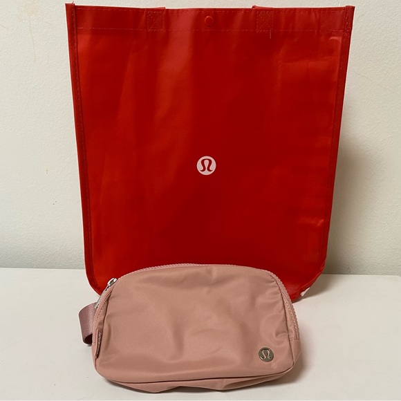 Lululemon Everywhere Belt Bag NWT Pink Pastel - Picture 7 of 13
